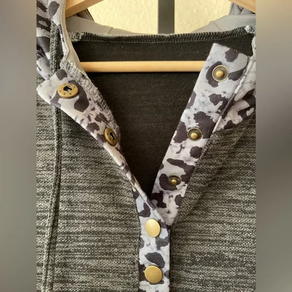 Leopard Black & Gray‎ Hoodie - Picture 4 of 7